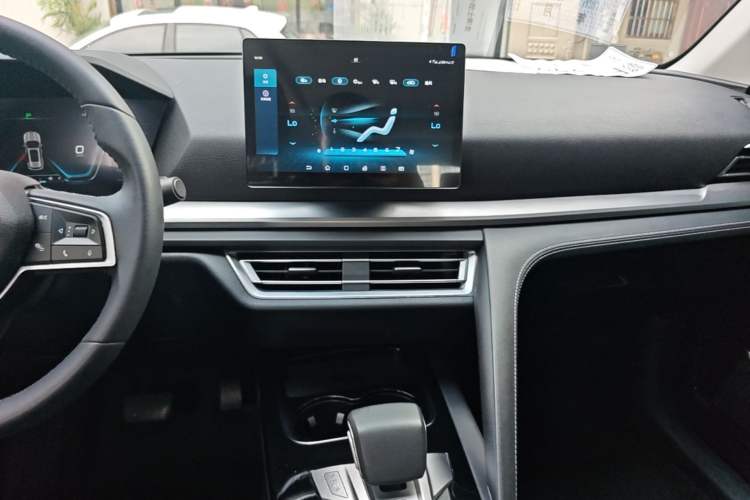 Used BYD Song Pro 2021 1.5T Automatic Elite Edition Audio And AC Panel