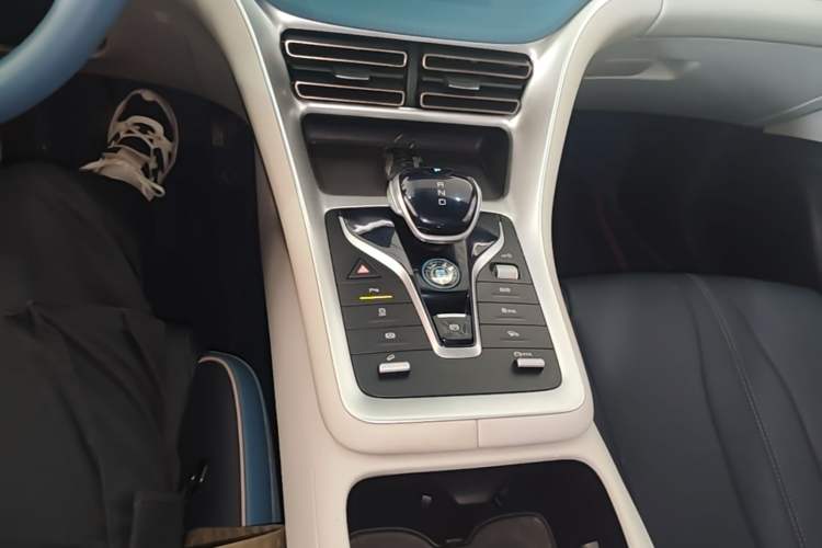 Used BYD Song Pro 2021 1.5T Automatic Xiaoyun Elite Edition Audio And AC Panel