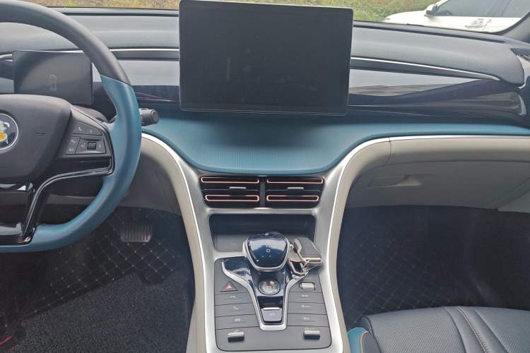 Used BYD Song Pro 2021 1.5T Automatic Xiaoyun Edition Prestige Version Audio And AC Panel