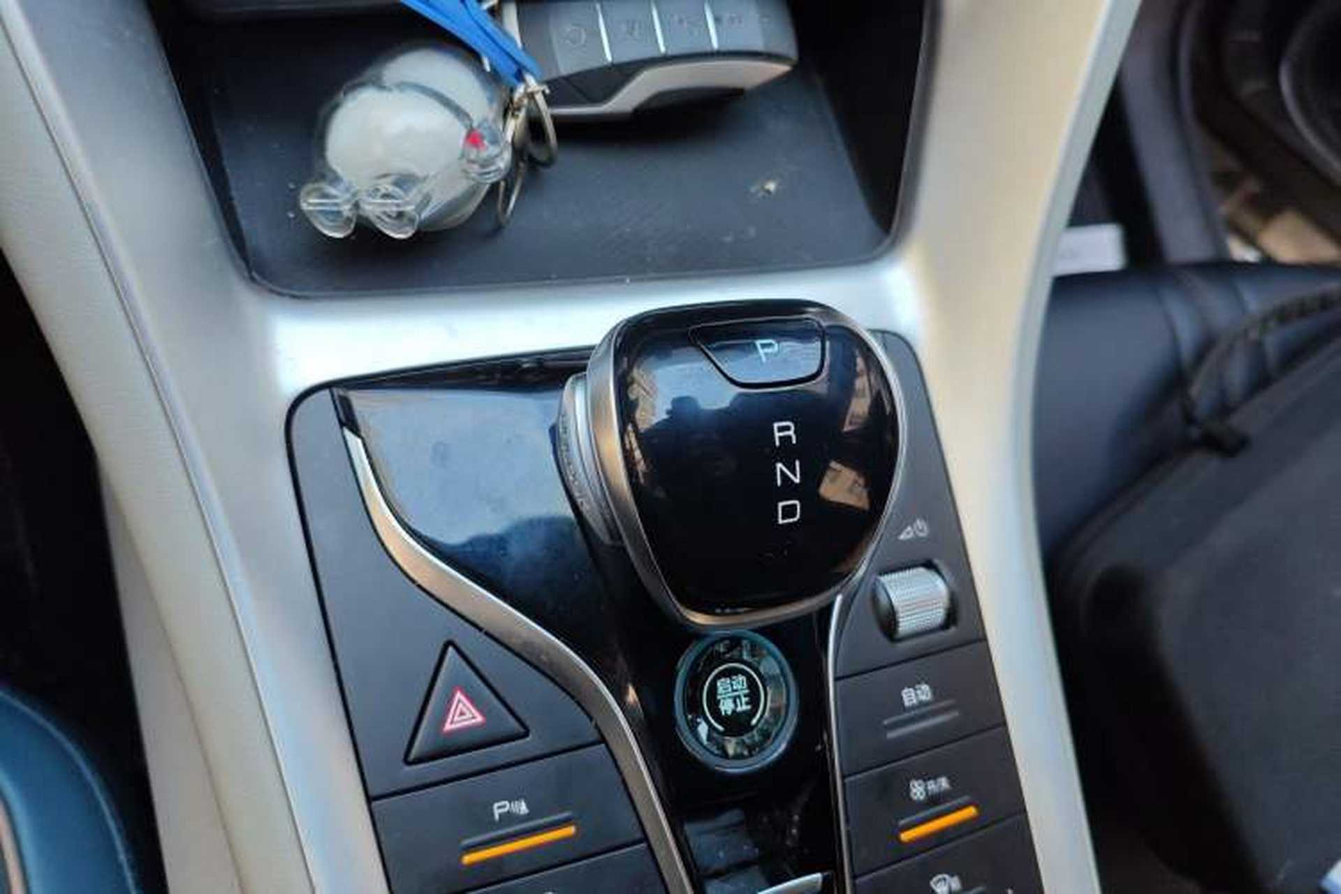Used BYD Song Pro 2021 1.5T Automatic Xiaoyun Luxury Model Gear Lever