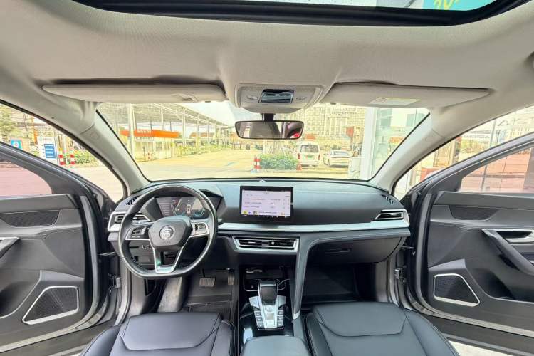 Used BYD Song Pro 2021 1.5T Automatic Elite Edition Interior 3