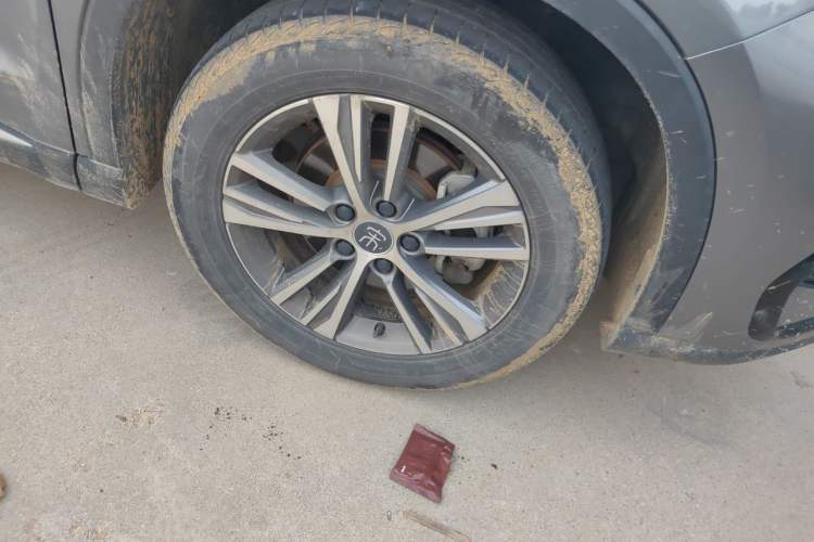 Used BYD Song Pro 2021 1.5T Automatic Elite Edition Right Front Wheel Hub