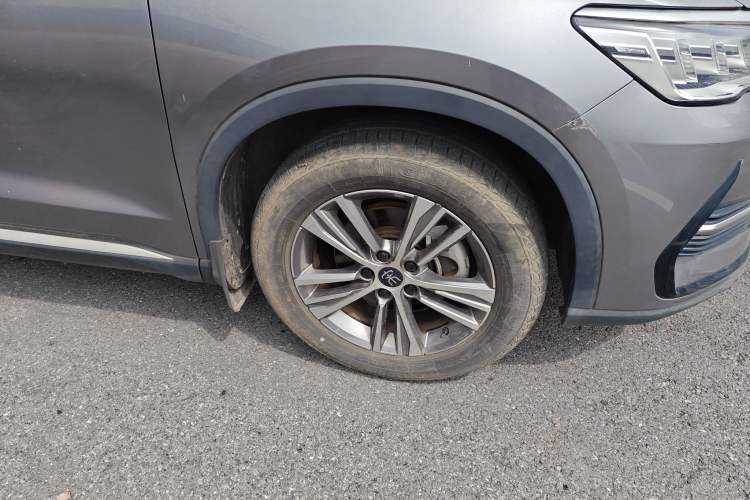 Used BYD Song Pro 2021 1.5T Automatic Xiaoyun Luxury Model Right Front Wheel Hub
