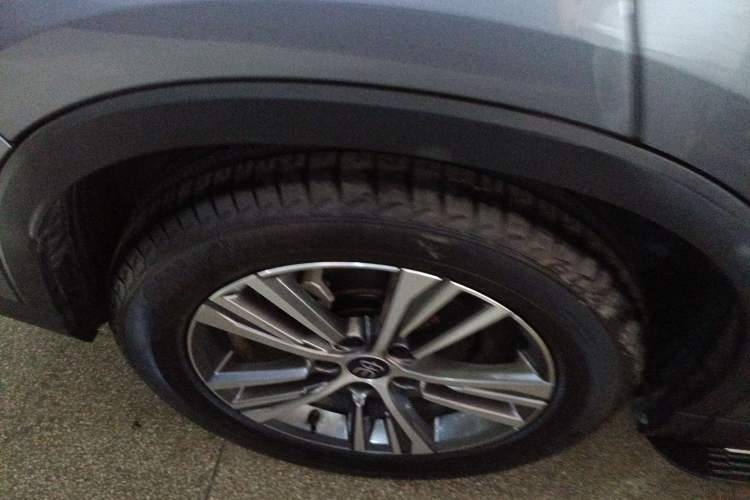 Used BYD Song Pro 2021 1.5T Automatic Xiaoyun Elite Edition Right Rear Wheel Hub
