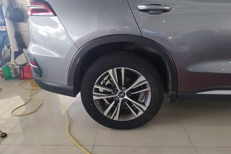Used BYD Song Pro 2021 1.5T Automatic Xiaoyun Elite Edition Right Rear Wheel Hub