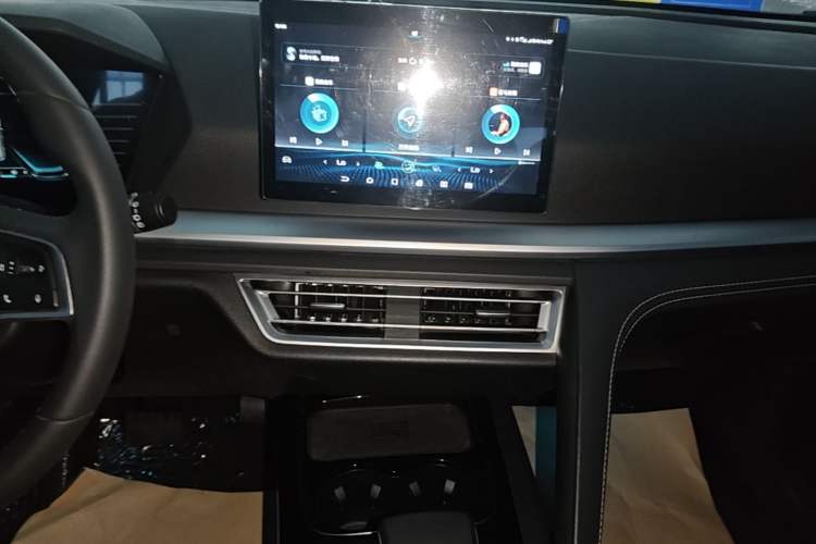 Used BYD Song Pro 2021 1.5T Automatic Luxury Model Audio And AC Panel