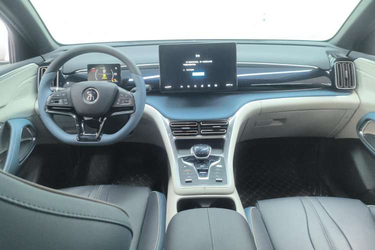 Used BYD Song Pro 2021 1.5T Automatic Xiaoyun Luxury Model Center Console