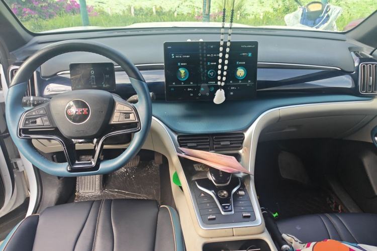 Used BYD Song Pro 2021 1.5T Automatic Xiaoyun Luxury Model Center Console