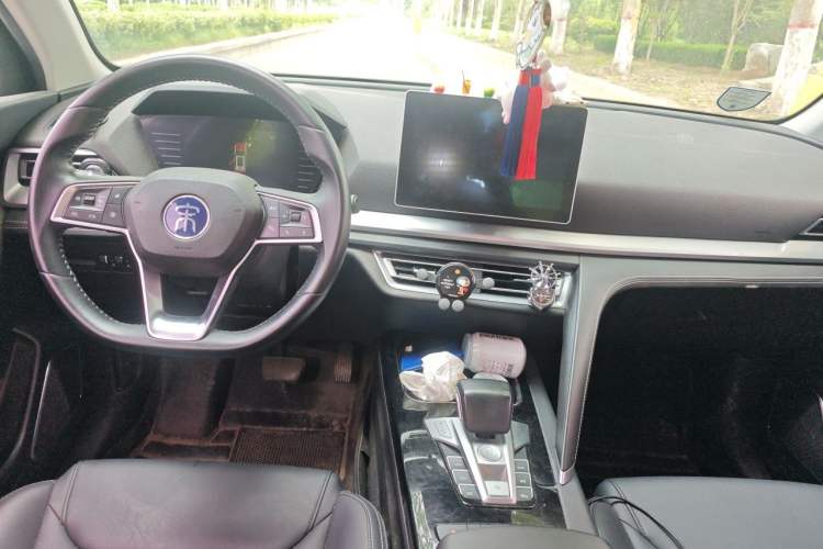 Used BYD Song Pro 2021 1.5T Automatic Luxury Model Center Console