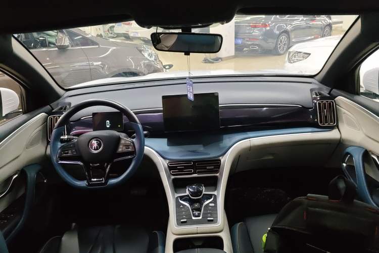 Used BYD Song Pro 2021 1.5T Automatic Xiaoyun Elite Edition Center Console