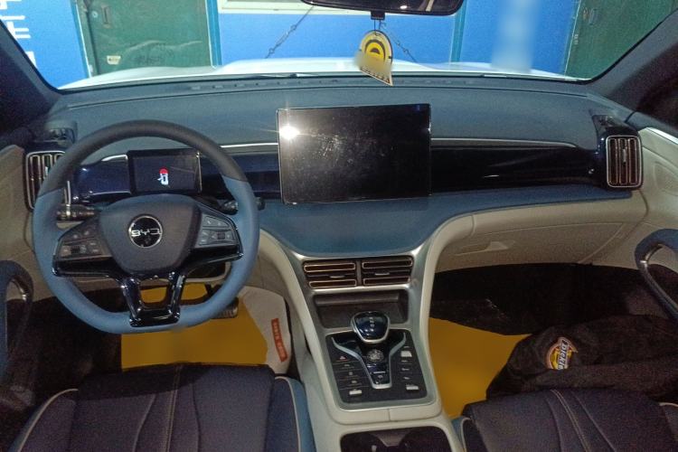 Used BYD Song Pro 2021 1.5T Automatic Xiaoyun Luxury Model Center Console