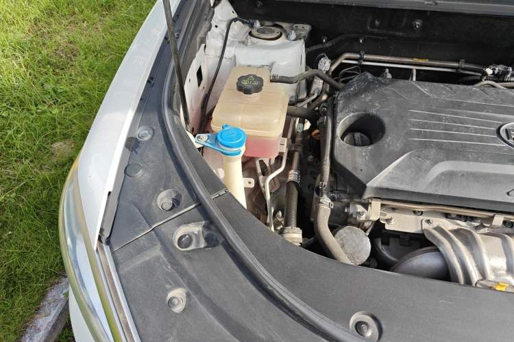 Used BYD Song Pro 2021 1.5T Automatic Elite Edition Engine Bay Right