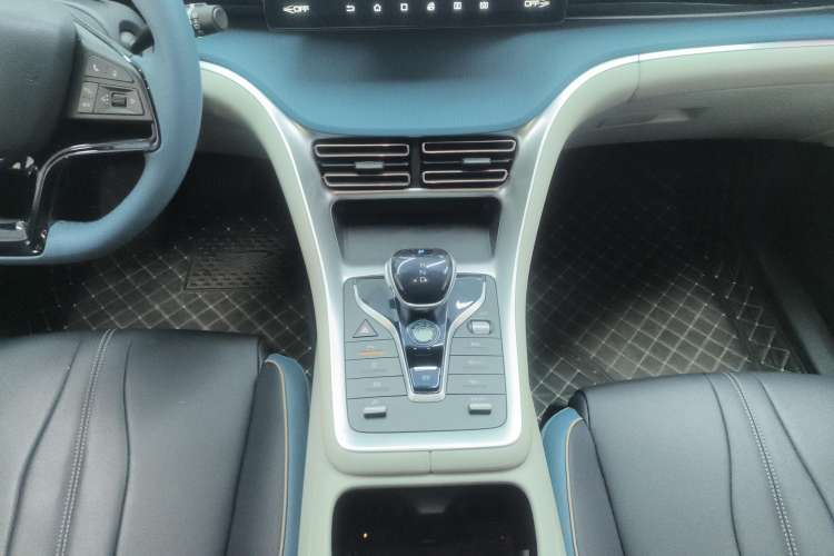 Used BYD Song Pro 2021 1.5T Automatic Xiaoyun Luxury Model Gear Lever