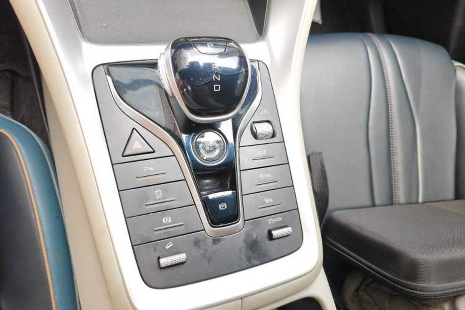 Used BYD Song Pro 2021 1.5T Automatic Xiaoyun Luxury Model Gear Lever