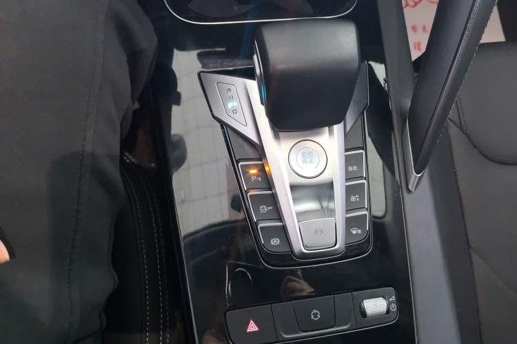 Used BYD Song Pro 2021 1.5T Automatic Elite Edition Gear Lever