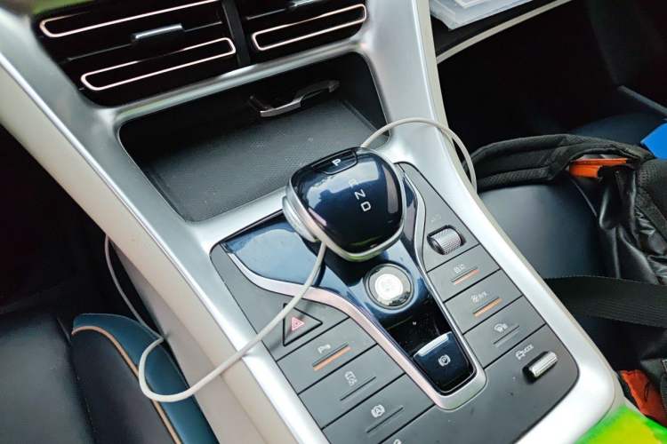 Used BYD Song Pro 2021 1.5T Automatic Xiaoyun Luxury Model Gear Lever