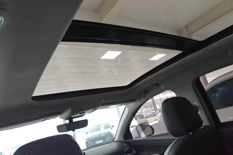 Used BYD Song Pro 2021 1.5T Automatic Elite Edition Interior 4