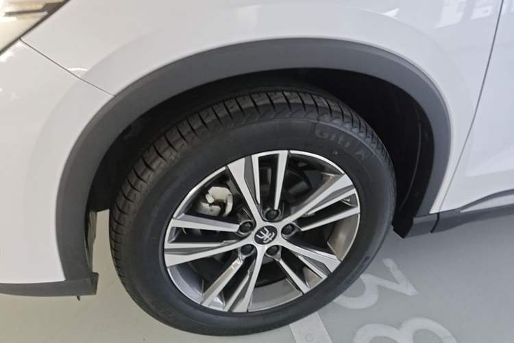 Used BYD Song Pro 2021 1.5T Automatic Luxury Model Left Front Wheel Hub