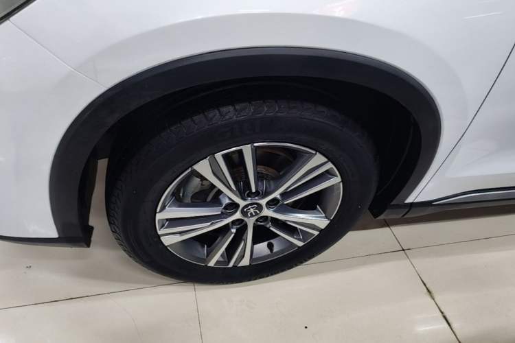 Used BYD Song Pro 2021 1.5T Automatic Xiaoyun Luxury Model Left Front Wheel Hub