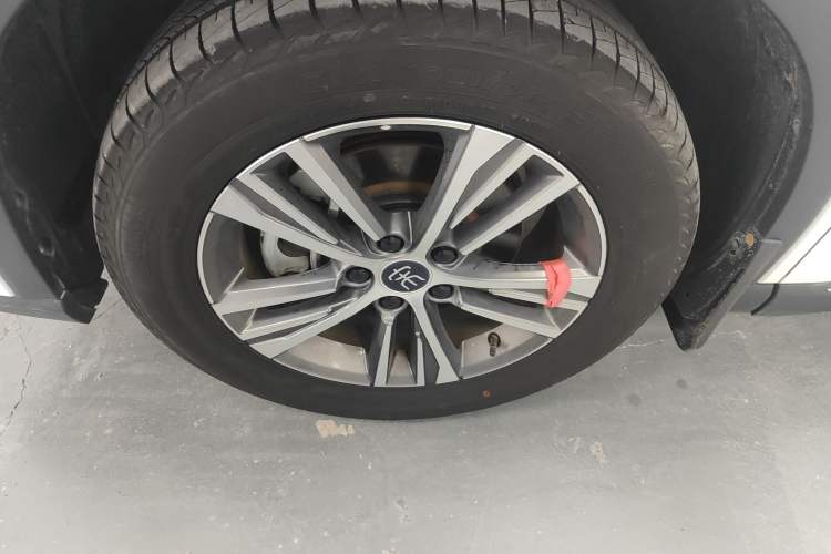 Used BYD Song Pro 2021 1.5T Automatic Xiaoyun Elite Edition Left Front Wheel Hub