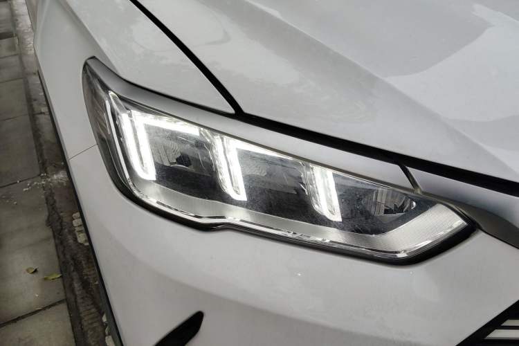 Used BYD Song Pro 2021 1.5T Automatic Xiaoyun Elite Edition Right Front Headlight