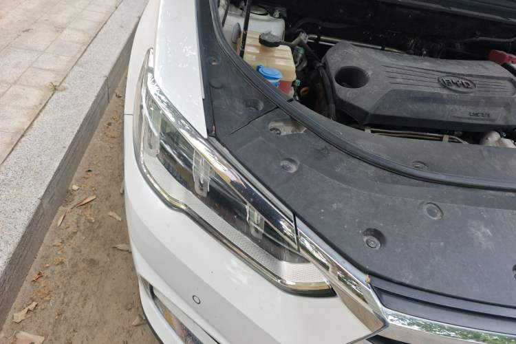 Used BYD Song Pro 2021 1.5T Automatic Luxury Model Right Front Headlight