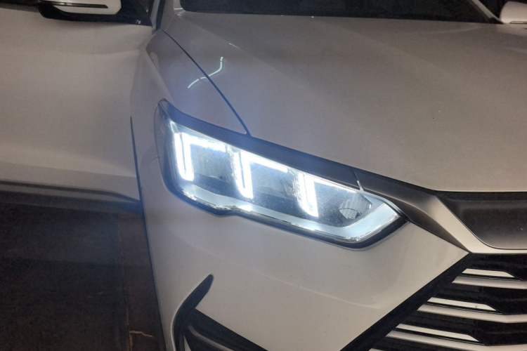 Used BYD Song Pro 2021 1.5T Automatic Xiaoyun Elite Edition Right Front Headlight