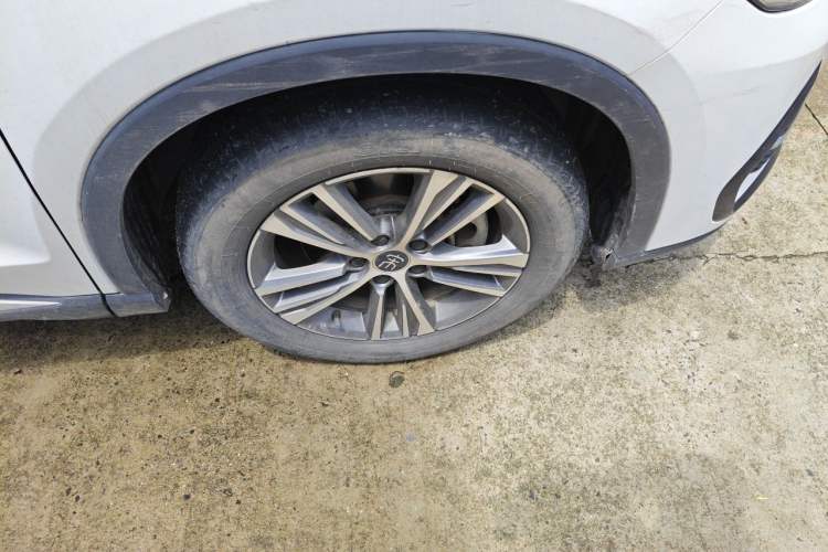 Used BYD Song Pro 2021 1.5T Automatic Xiaoyun Luxury Model Right Front Wheel Hub