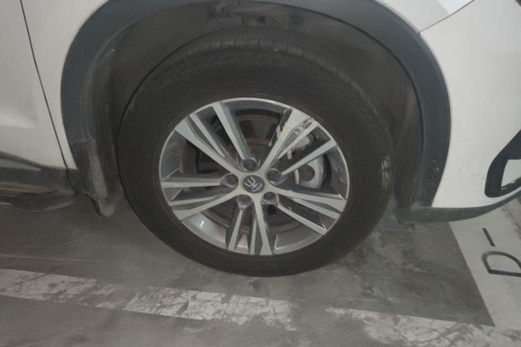 Used BYD Song Pro 2021 1.5T Automatic Xiaoyun Luxury Model Right Front Wheel Hub