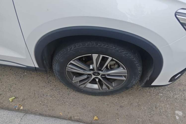 Used BYD Song Pro 2021 1.5T Automatic Xiaoyun Elite Edition Right Front Wheel Hub