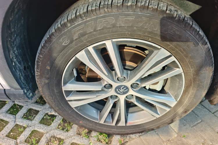 Used BYD Song Pro 2021 1.5T Automatic Xiaoyun Edition Prestige Version Right Front Wheel Hub