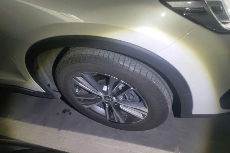 Used BYD Song Pro 2021 1.5T Automatic Elite Edition Right Front Wheel Hub