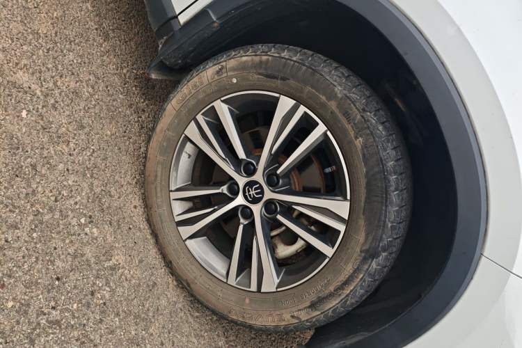 Used BYD Song Pro 2021 1.5T Automatic Xiaoyun Luxury Model Right Front Wheel Hub