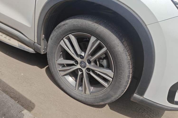 Used BYD Song Pro 2021 1.5T Automatic Xiaoyun Elite Edition Right Front Wheel Hub