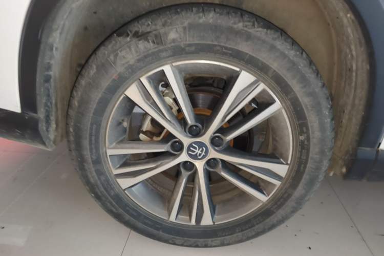 Used BYD Song Pro 2021 1.5T Automatic Elite Edition Right Rear Wheel Hub