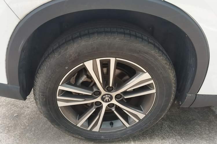 Used BYD Song Pro 2021 1.5T Automatic Elite Edition Right Rear Wheel Hub