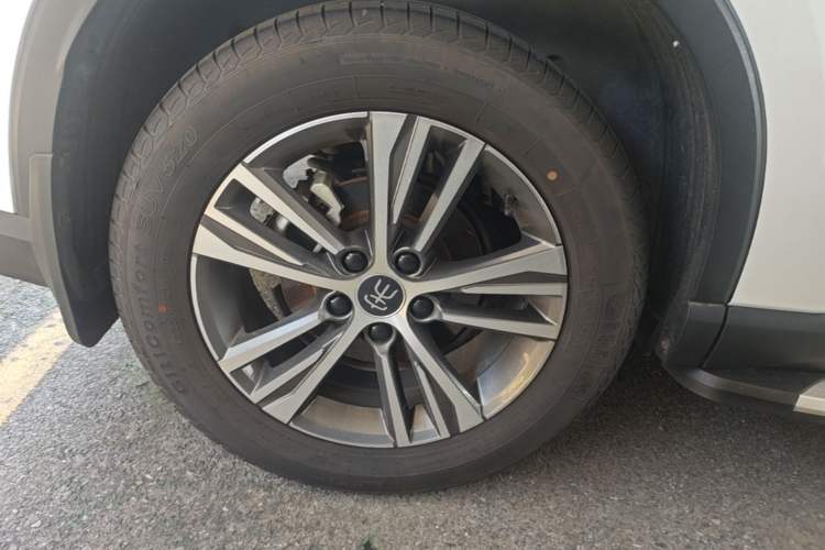Used BYD Song Pro 2021 1.5T Automatic Elite Edition Right Rear Wheel Hub