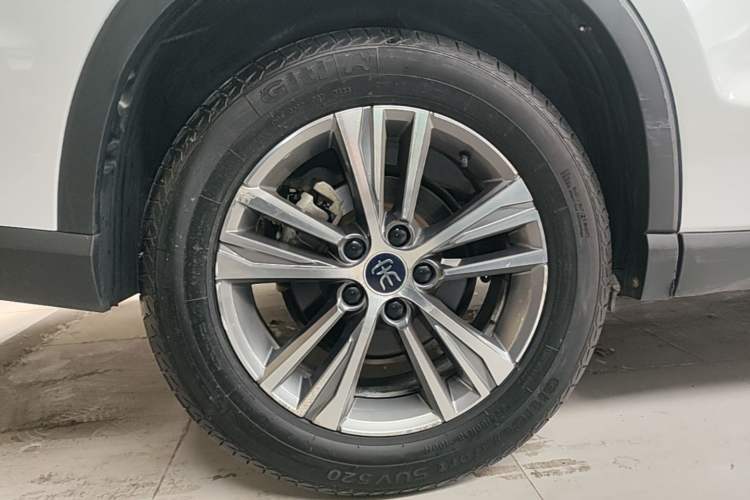 Used BYD Song Pro 2021 1.5T Automatic Xiaoyun Elite Edition Right Rear Wheel Hub