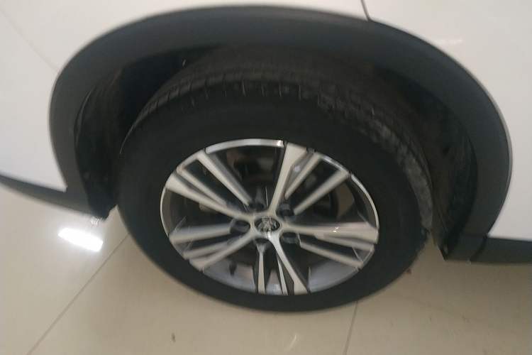 Used BYD Song Pro 2021 1.5T Automatic Xiaoyun Elite Edition Right Rear Wheel Hub