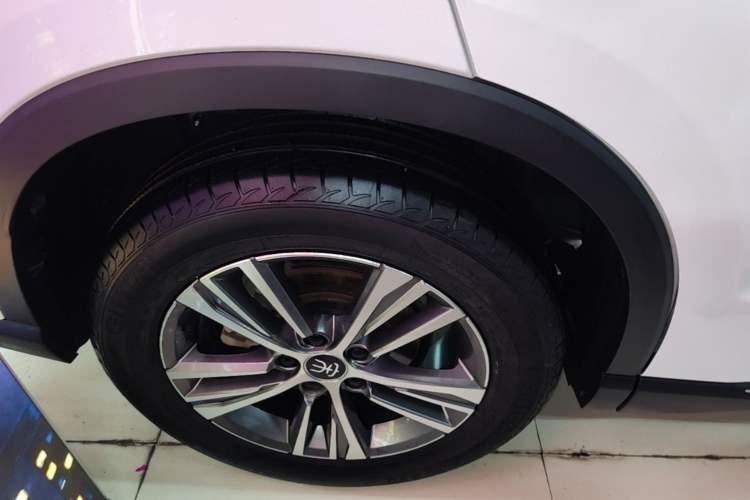 Used BYD Song Pro 2021 1.5T Automatic Xiaoyun Luxury Model Right Rear Wheel Hub
