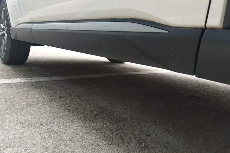 Used BYD Song Pro 2021 1.5T Automatic Elite Edition Right Side Sill
