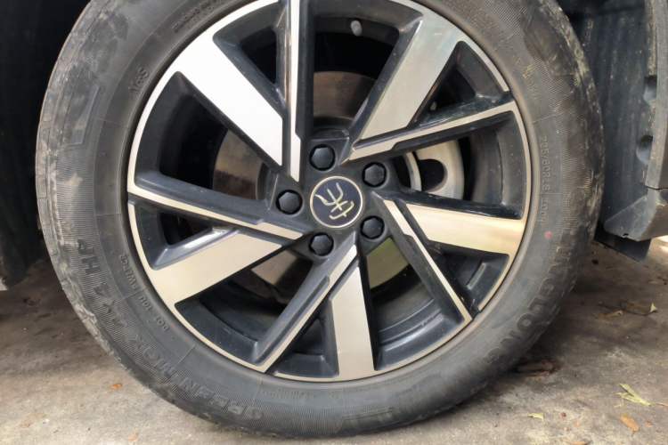 Used BYD Song Pro  Right Front Wheel Hub