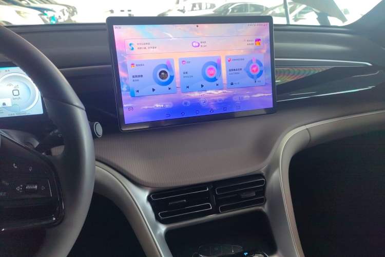 Used BYD Song Pro New Energy 2024 HONOR Edition DM-i 110KM Excellence Model Audio And AC Panel