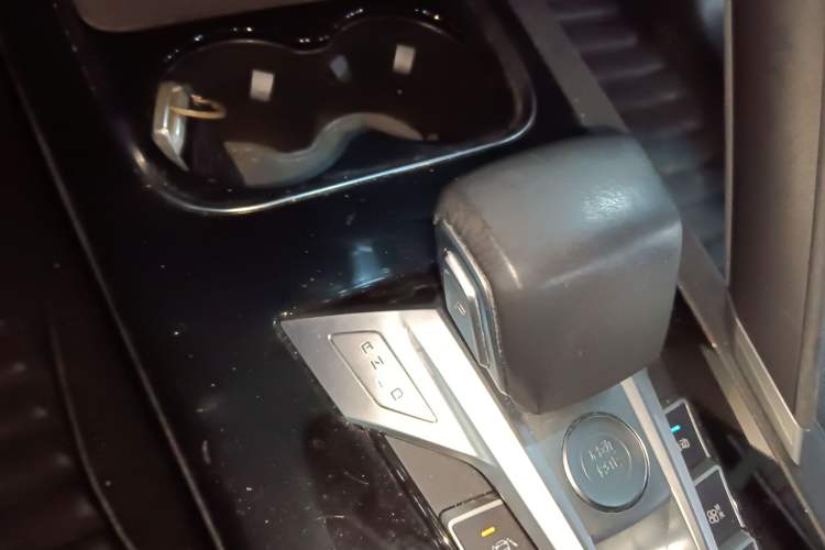 Used BYD Song Pro New Energy 2019 DM 1.5T Four-Wheel Drive Performance Edition Flagship Model Gear Lever