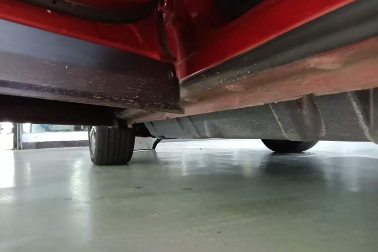 Used BYD Song Pro New Energy 2019 DM 1.5T Four-Wheel Drive Performance Edition Flagship Model Left Side Sill