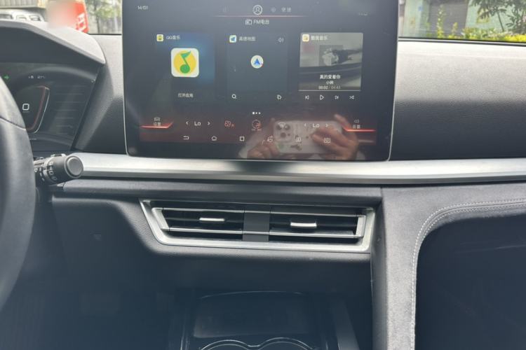 Used BYD Song Pro New Energy 2019 DM 1.5T Four-Wheel Drive Performance Edition Deluxe Model Audio And AC Panel
