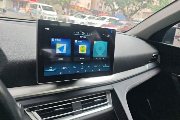 Used BYD Song Pro New Energy 2019 DM 1.5T Four-Wheel Drive Performance Edition Deluxe Model Audio And AC Panel