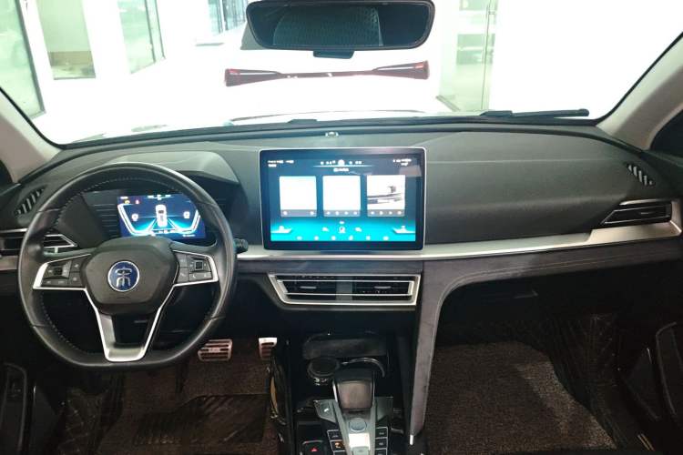 Used BYD Song Pro New Energy 2019 DM 1.5T Four-Wheel Drive Performance Edition Flagship Model Center Console