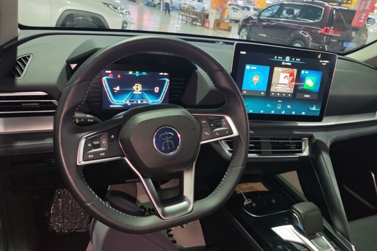 Used BYD Song Pro New Energy 2019 DM 1.5T Four-Wheel Drive Performance Edition Deluxe Model Center Console