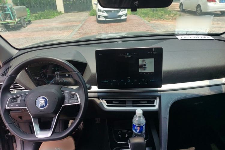 Used BYD Song Pro New Energy 2019 DM 1.5T Four-Wheel Drive Performance Edition Deluxe Model Center Console